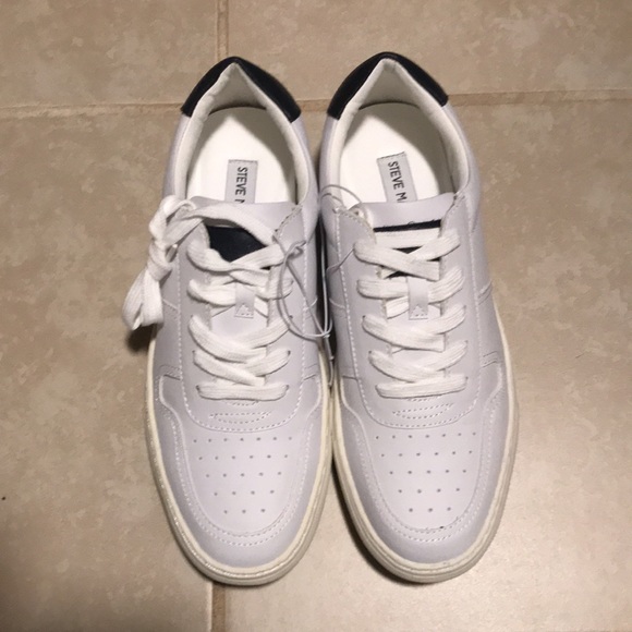 STEVE MADDEN MENS COURTS WHITE SNEAKERS - Picture 3 of 17